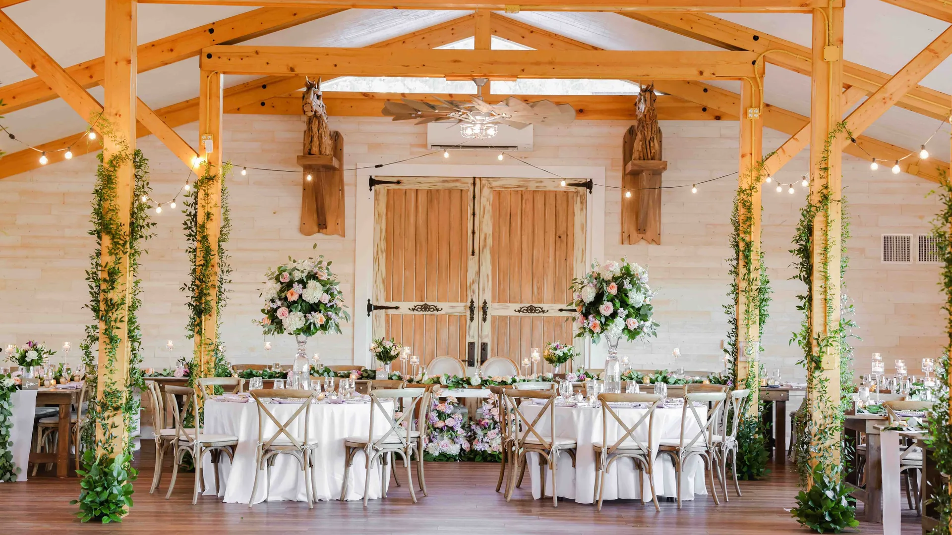 The Legacy Barn set for a reception