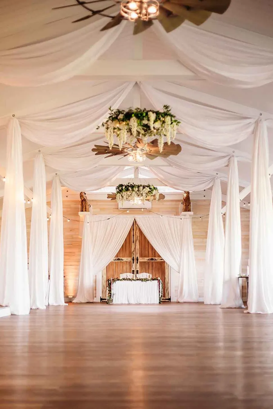 The sweetheart table in the Legacy Barn